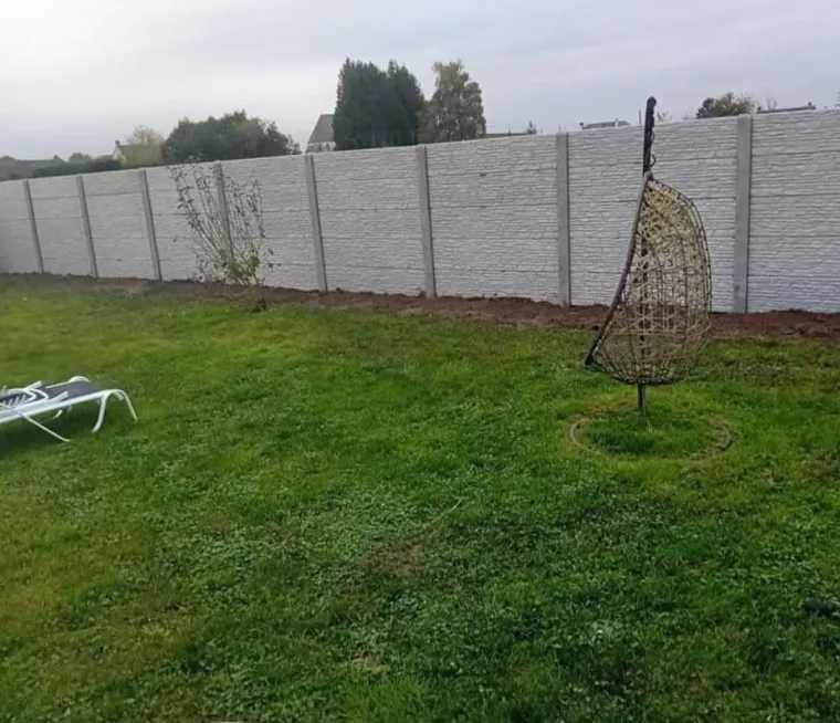 Pose de clôture béton sur la commune de Lens par Laurent Paysagiste, Hesdin, Laurent Paysagiste